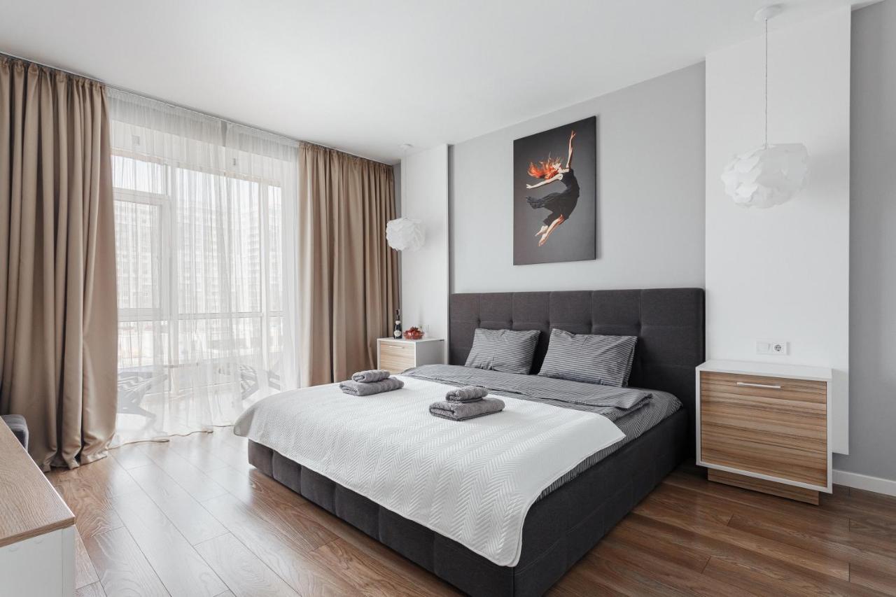 White Apartment In 12 Floor Odessza Kültér fotó